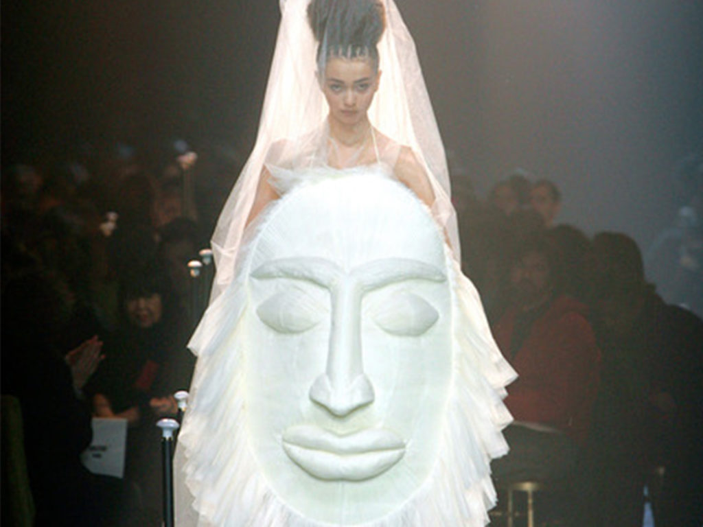 Hilariously Ugly and Dumb Wedding Dresses That Will Make You Never Want
