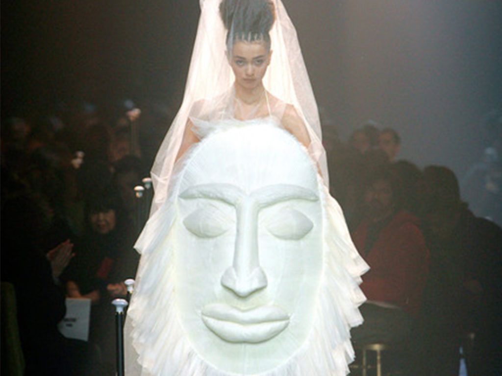 Hilariously Ugly and Dumb Wedding Dresses That Will Make